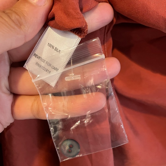 Garnet Hill 100% Silk Burnt Orange Relaxed Blouse Size L Large - Picture 8 of 8